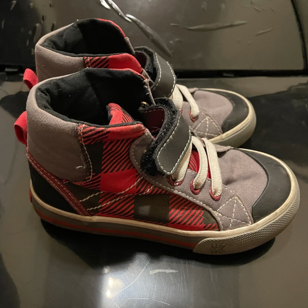 See Kai Run gently worn mid top sneakers 9.5 toddl